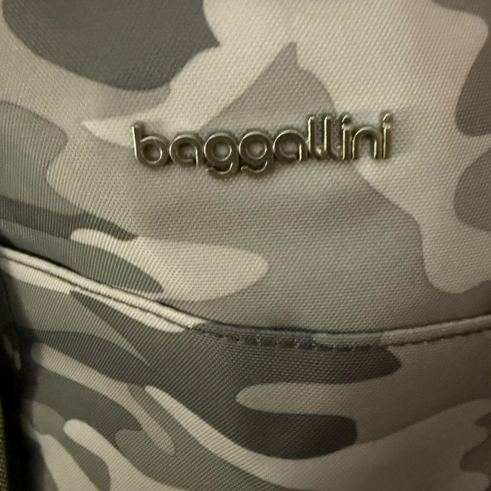 Baggallini Gray Camo Women's Backpack